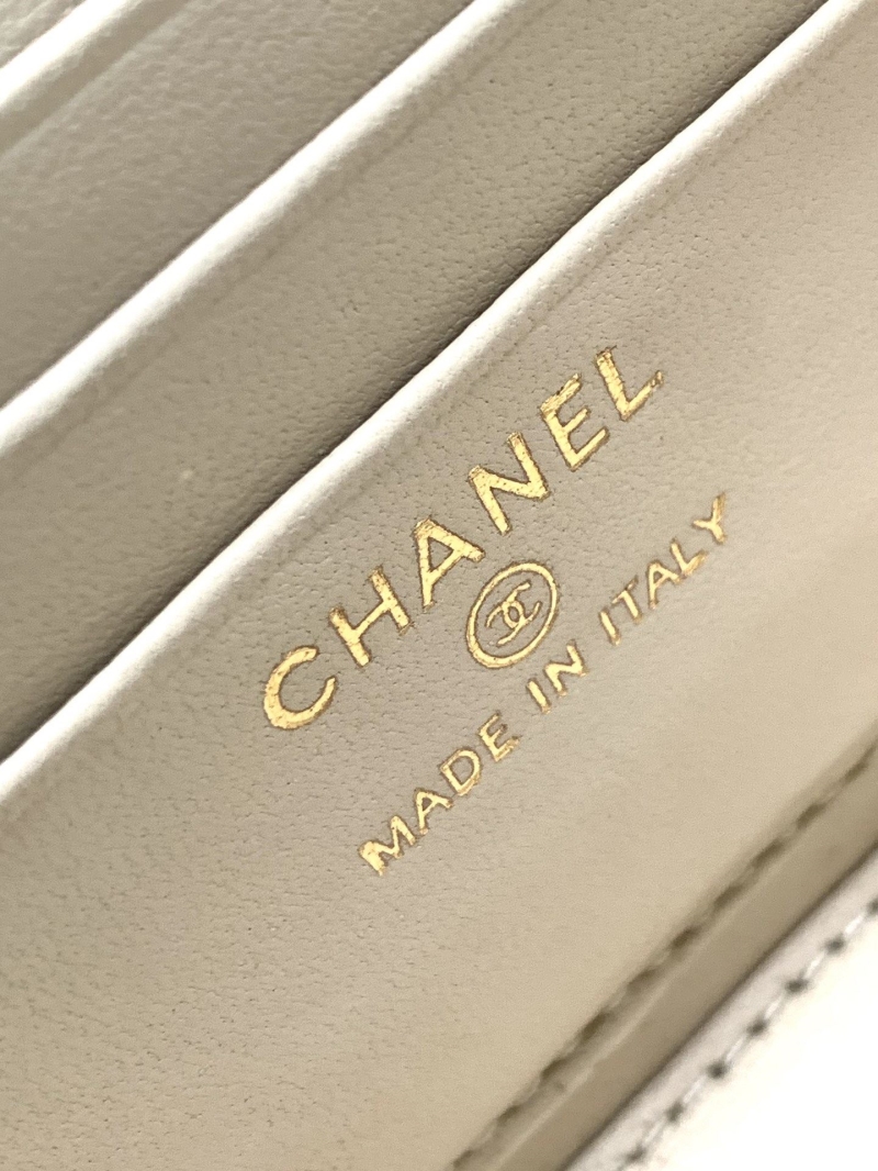 Ch**el cosmetic bags